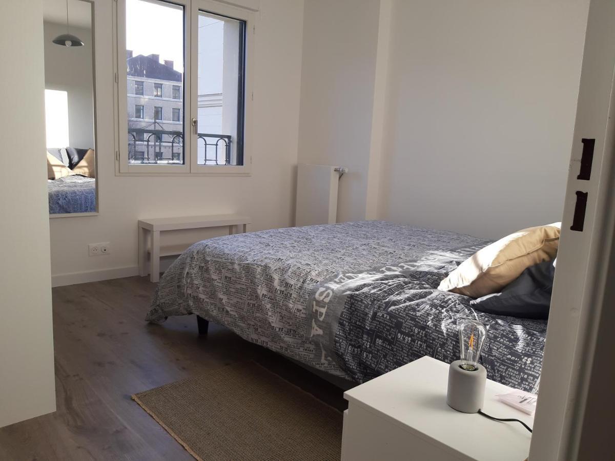 Appartement Haussmannien Au Bord Du Lac Panorama Clamart Exterior foto